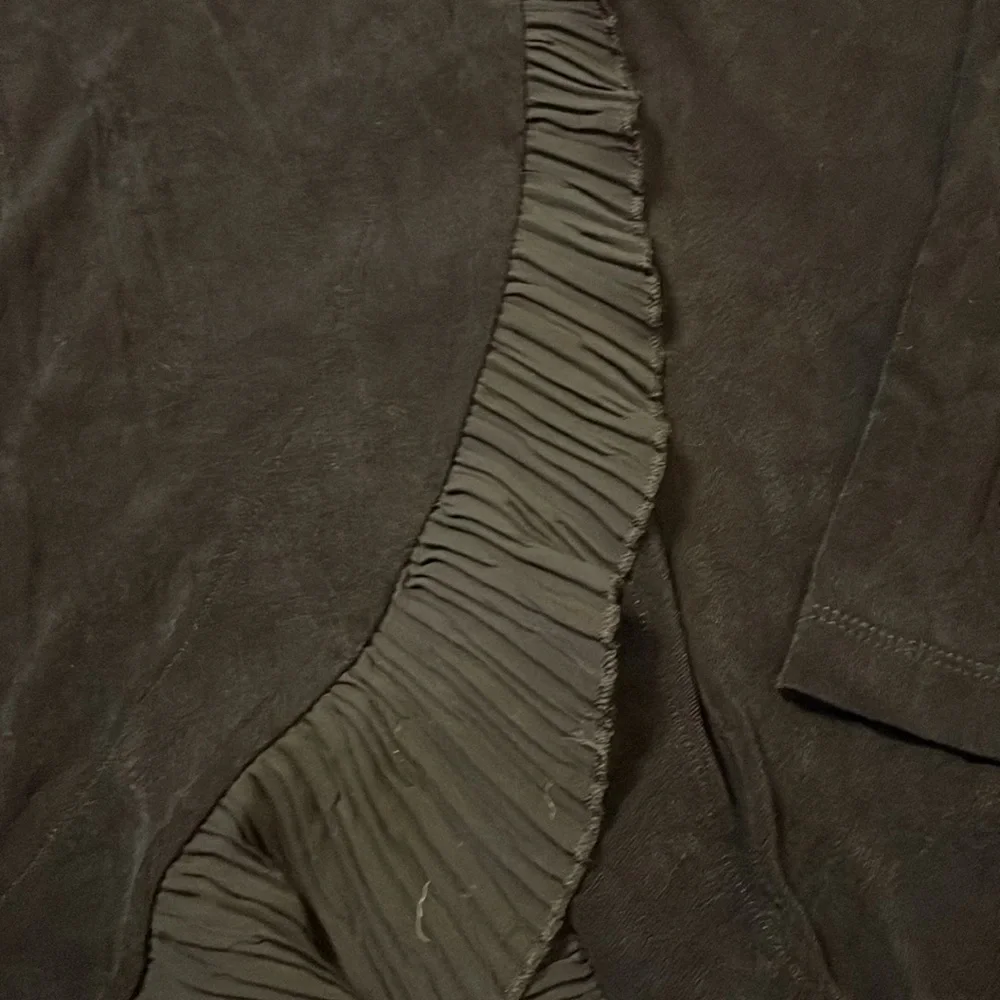 Beautiful Chico’s Traveler’s Cardigan w/stunning hem. - Picture 6 of 11